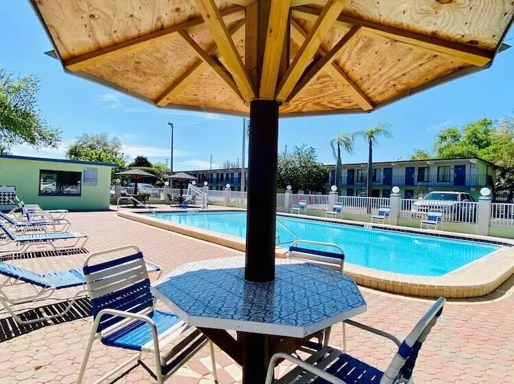 Отель Gulf Way Inn