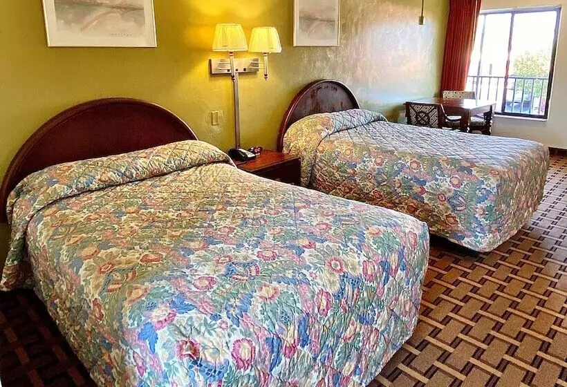 Отель Gulf Way Inn