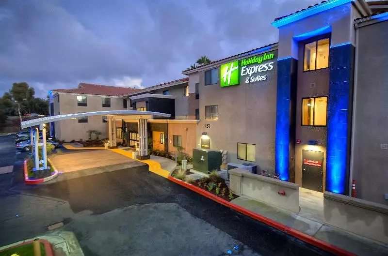 Holiday Inn Express Hotel & Suites Carlsbad Beach, An Ihg