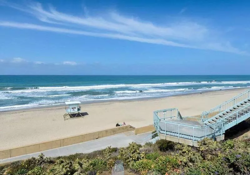 Holiday Inn Express Hotel & Suites Carlsbad Beach, An Ihg