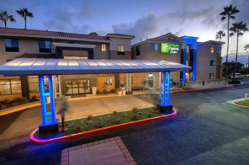 Holiday Inn Express Hotel & Suites Carlsbad Beach, An Ihg
