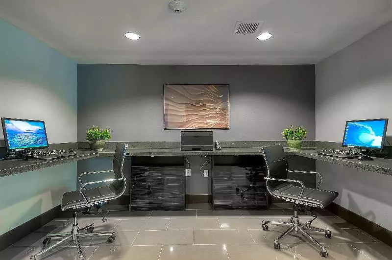 Holiday Inn Express Hotel & Suites Carlsbad Beach, An Ihg