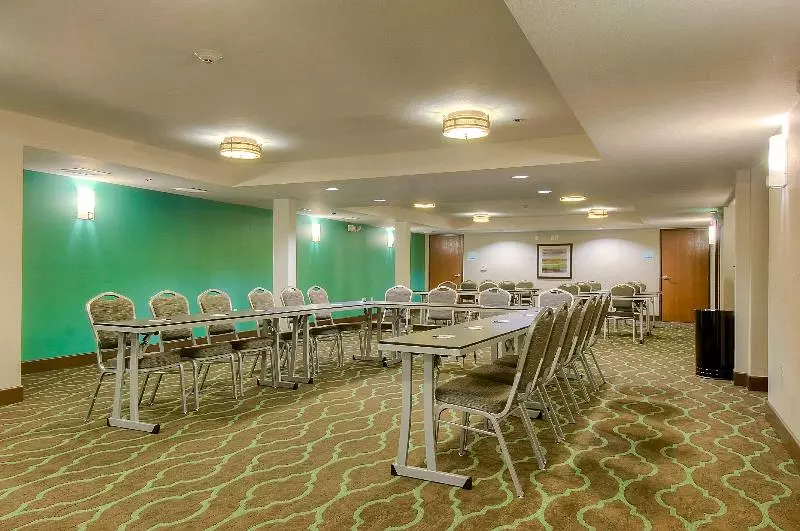 Holiday Inn Express Hotel & Suites Carlsbad Beach, An Ihg