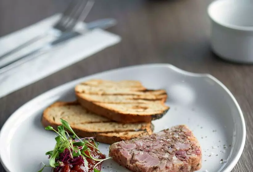 Отель Hyatt Place London Heathrow Airport