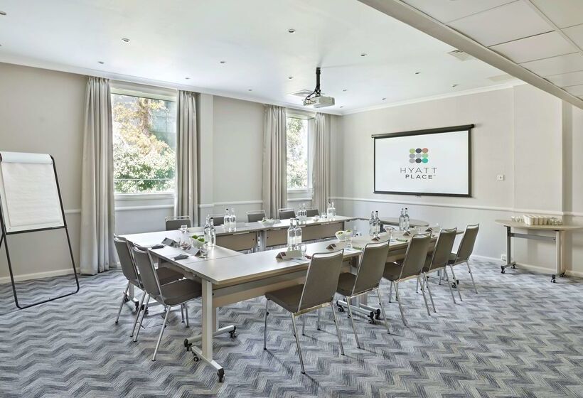 فندق Hyatt Place London Heathrow Airport