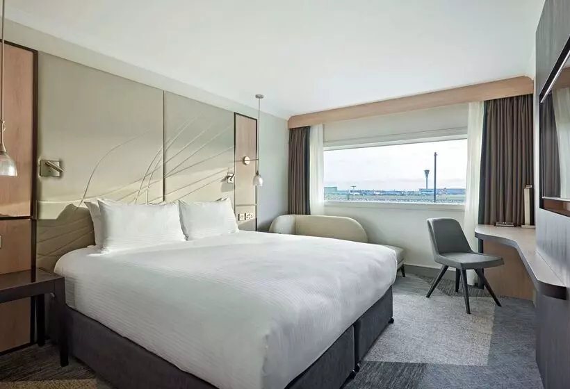 Отель Hyatt Place London Heathrow Airport