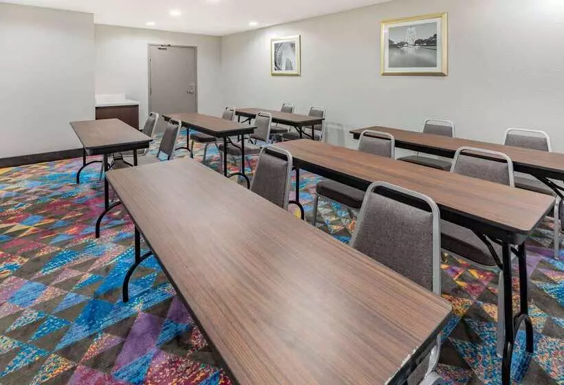 Hotel La Quinta By Wyndham Houston Southwest