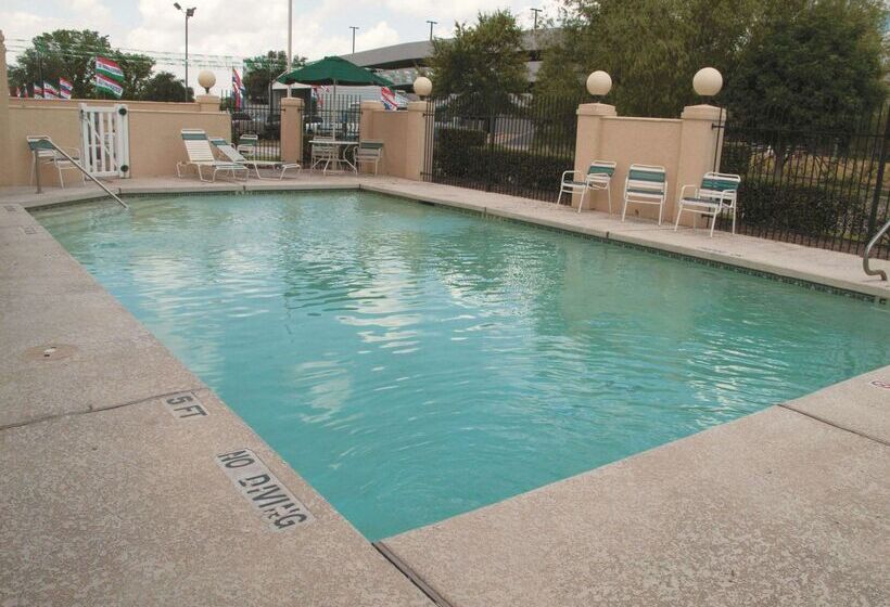 Отель La Quinta By Wyndham Houston Southwest