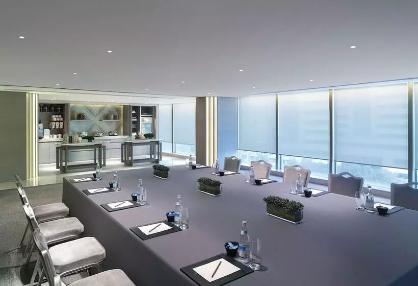 ホテル New World Wuhan