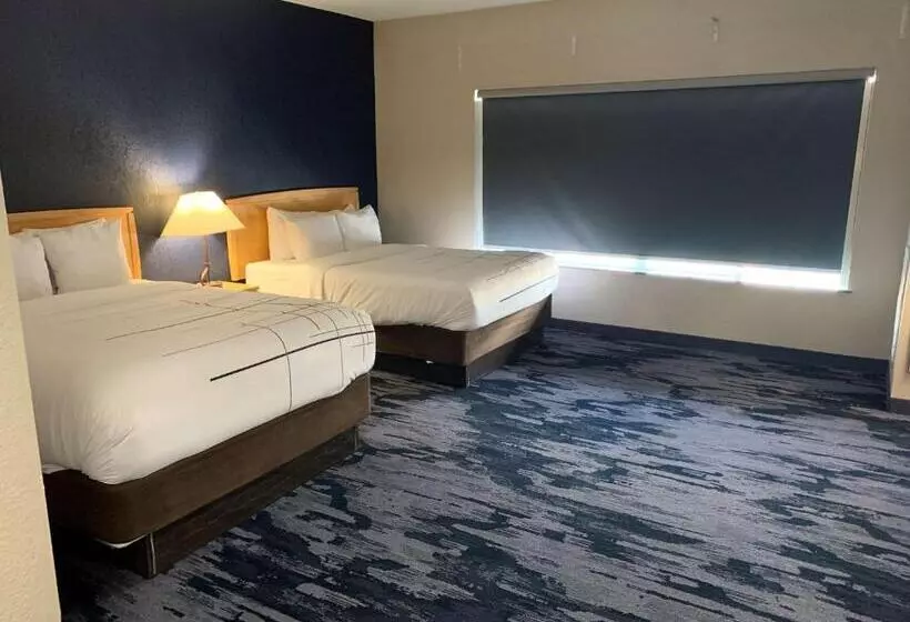هتل Independent Pulse Pnt Stes At Fort Sam Hou