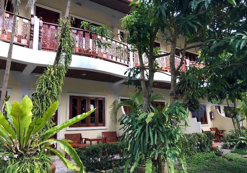 בית מלון כפרי Ginis Beach Resort