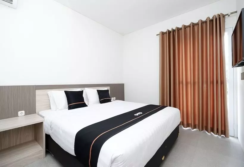 ホテル Jebres House Syariah By Oyo Rooms
