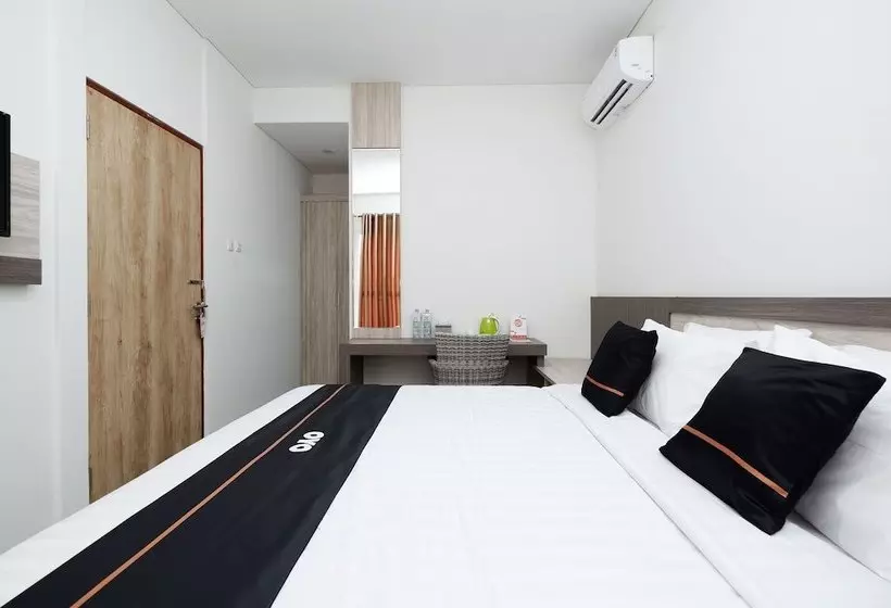 ホテル Jebres House Syariah By Oyo Rooms