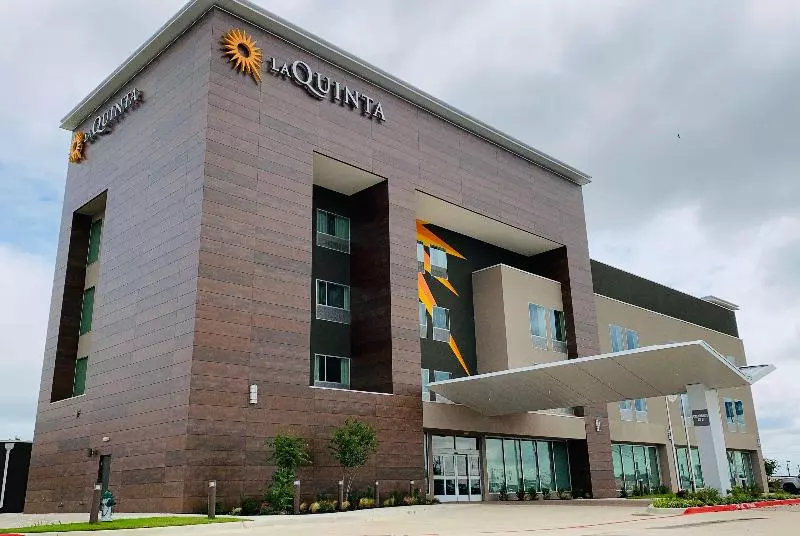 Hotelli La Quinta Inn & Suites By Wyndham Red Oak Tx Ih 35e