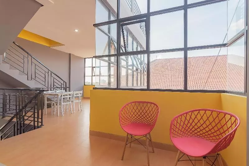 ホテル Reddoorz Plus Near Taman Budaya Samarinda