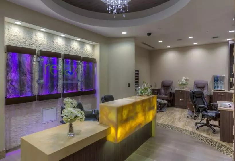 בית מלון כפרי Aliante Casino &