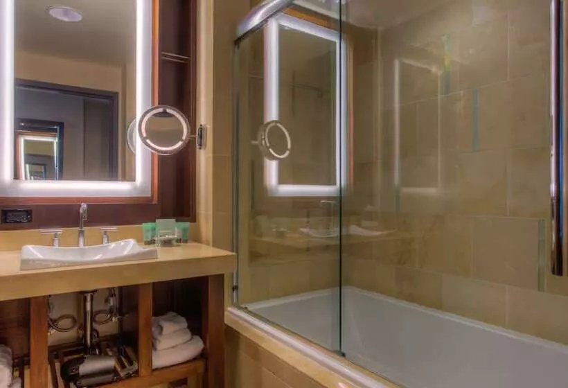 בית מלון כפרי Aliante Casino &