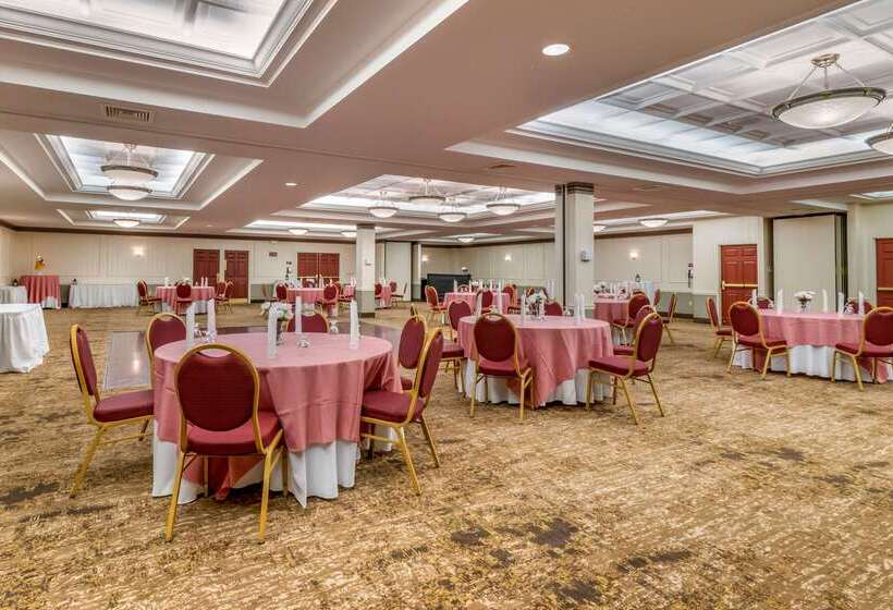 فندق Comfort Suites Downtown Carlisle