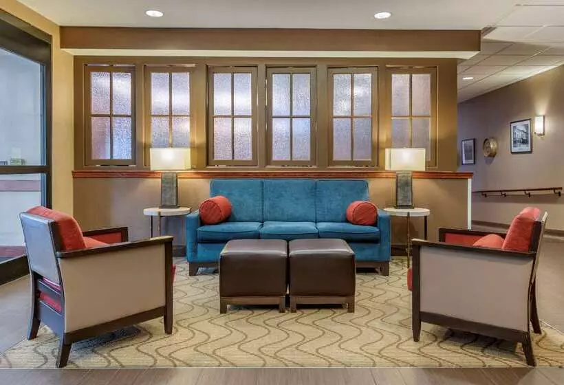 בית מלון כפרי Comfort Suites Downtown Carlisle