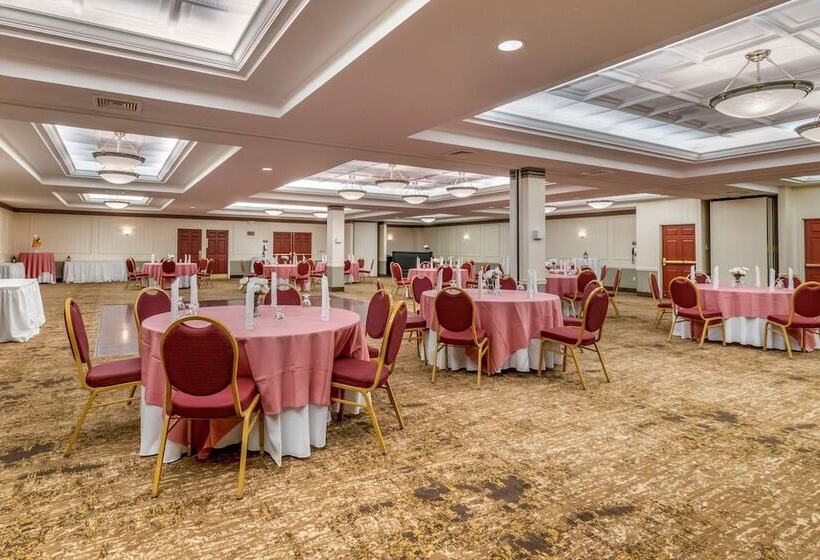 فندق Comfort Suites Downtown Carlisle