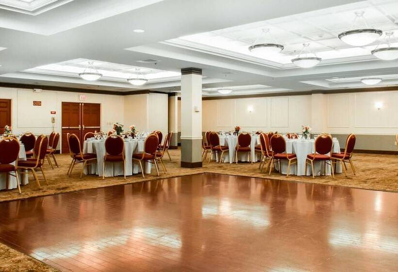 فندق Comfort Suites Downtown Carlisle