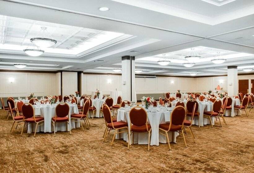 فندق Comfort Suites Downtown Carlisle