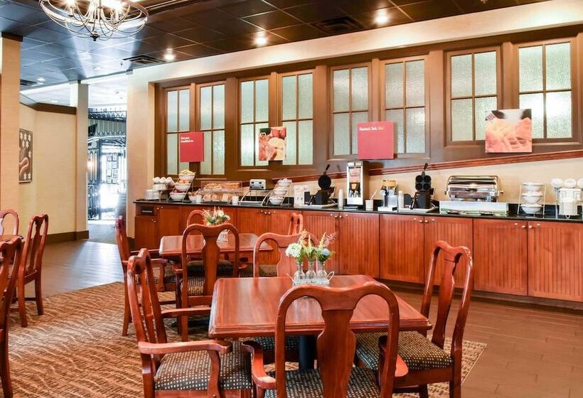 فندق Comfort Suites Downtown Carlisle