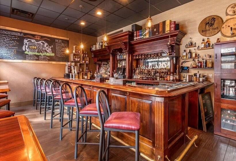 فندق Comfort Suites Downtown Carlisle