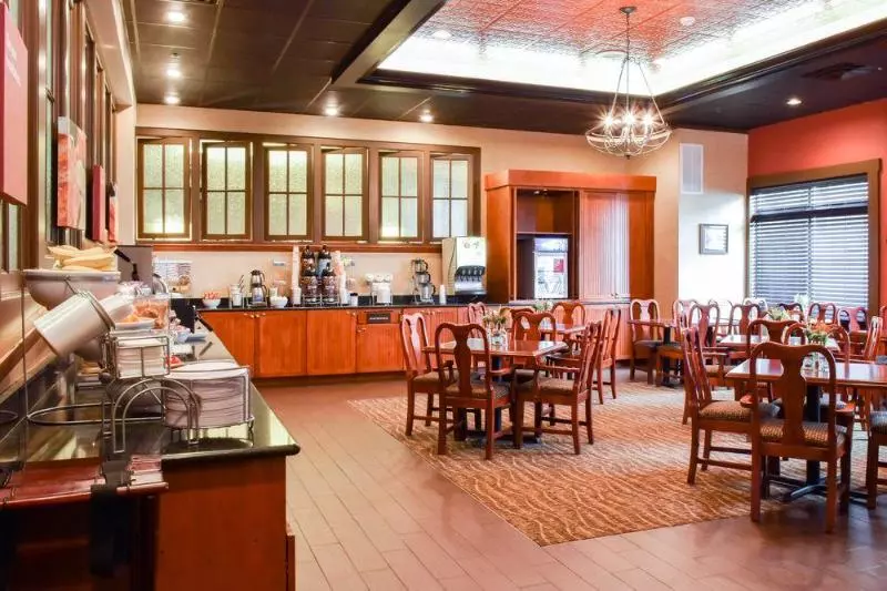 בית מלון כפרי Comfort Suites Downtown Carlisle