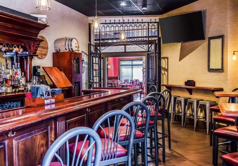 فندق Comfort Suites Downtown Carlisle