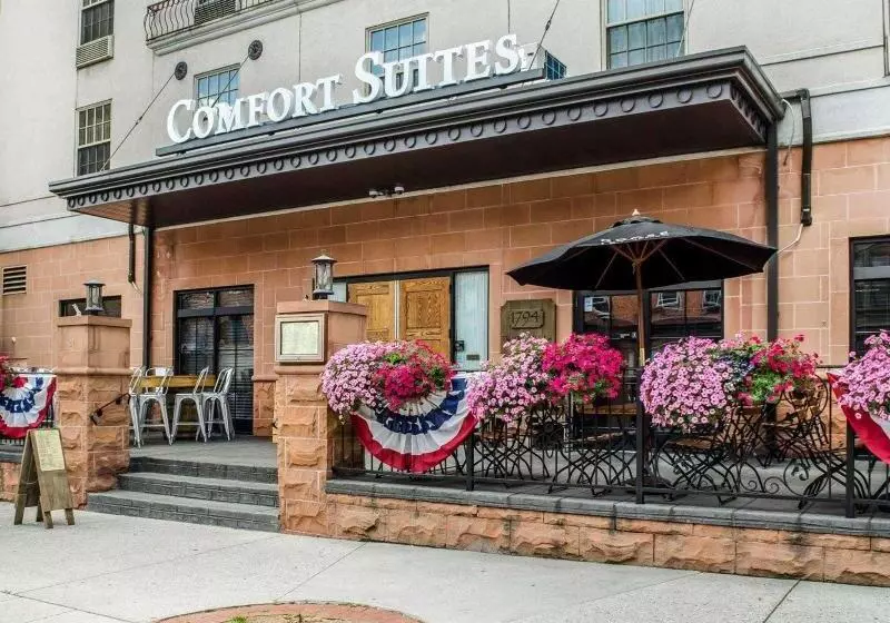 בית מלון כפרי Comfort Suites Downtown Carlisle