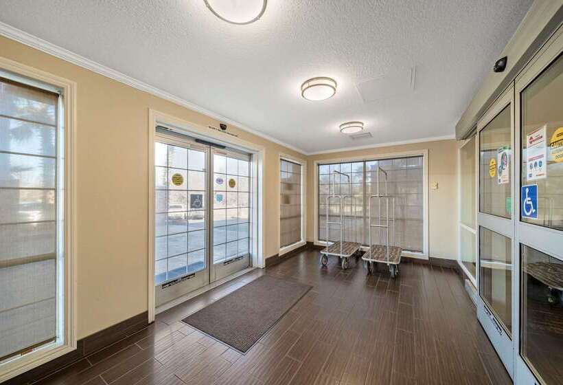 בית מלון כפרי Comfort Suites Red Bluff Near I5