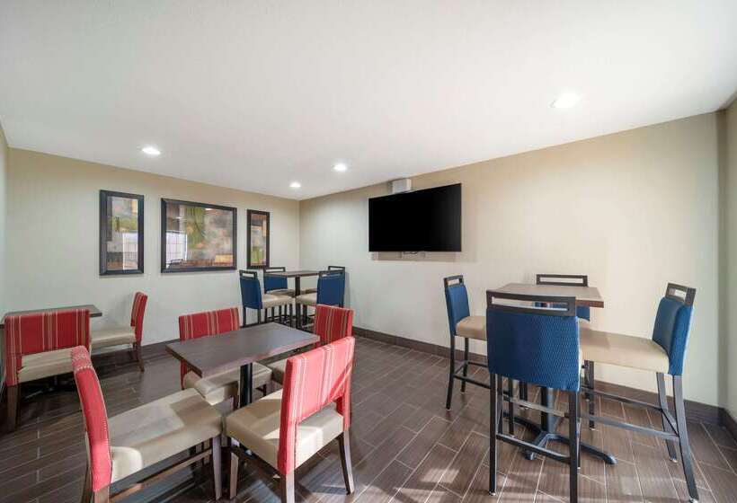 בית מלון כפרי Comfort Suites Red Bluff Near I5