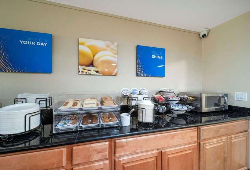 בית מלון כפרי Comfort Suites Red Bluff Near I5