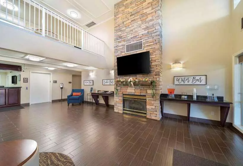 Отель Comfort Suites Red Bluff Near I5