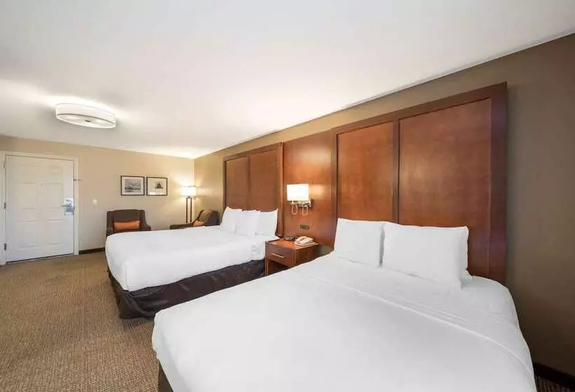 Отель Comfort Suites Red Bluff Near I5