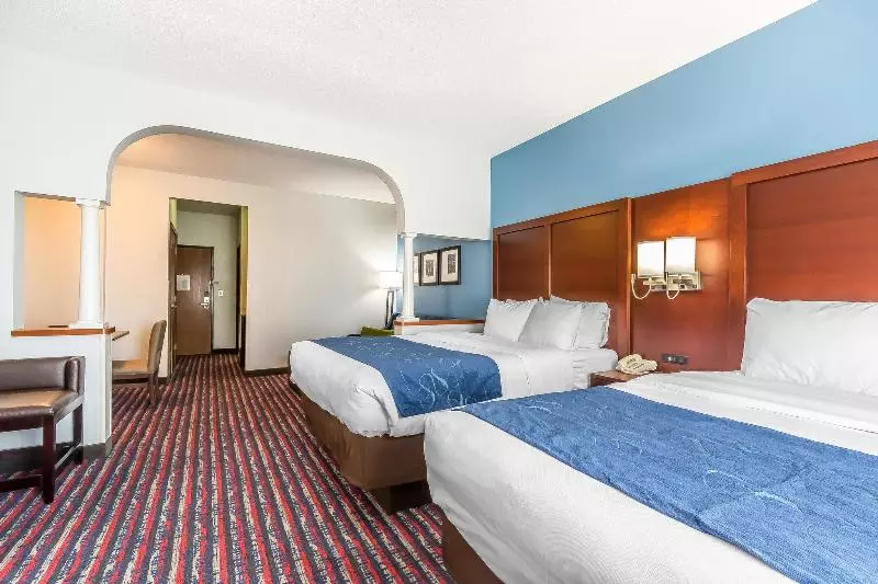 هتل Comfort Suites St Charlesst Louis