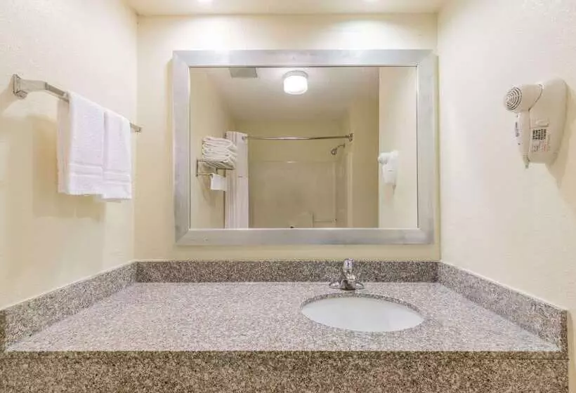 فندق Days Inn By Wyndham Coliseum Montgomery Al