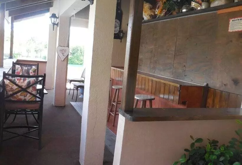 هتل Dundee Bay Villas