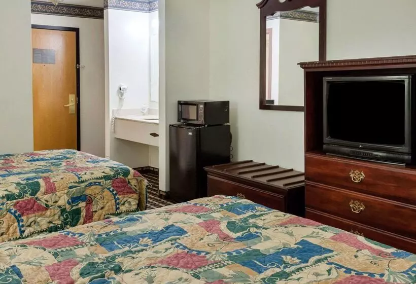 هتل Econo Lodge Near Fort Gregg Adams I 295