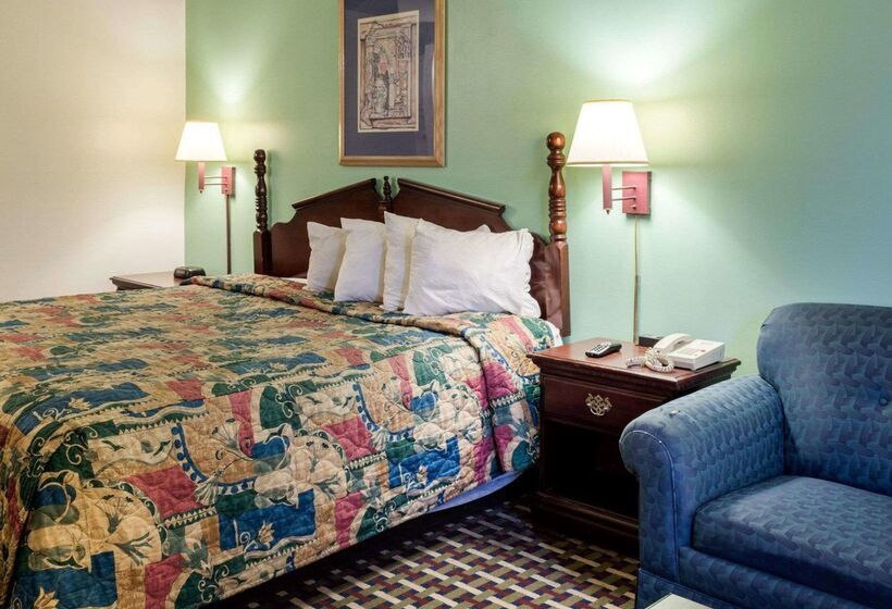 Отель Econo Lodge Near Fort Gregg Adams I 295