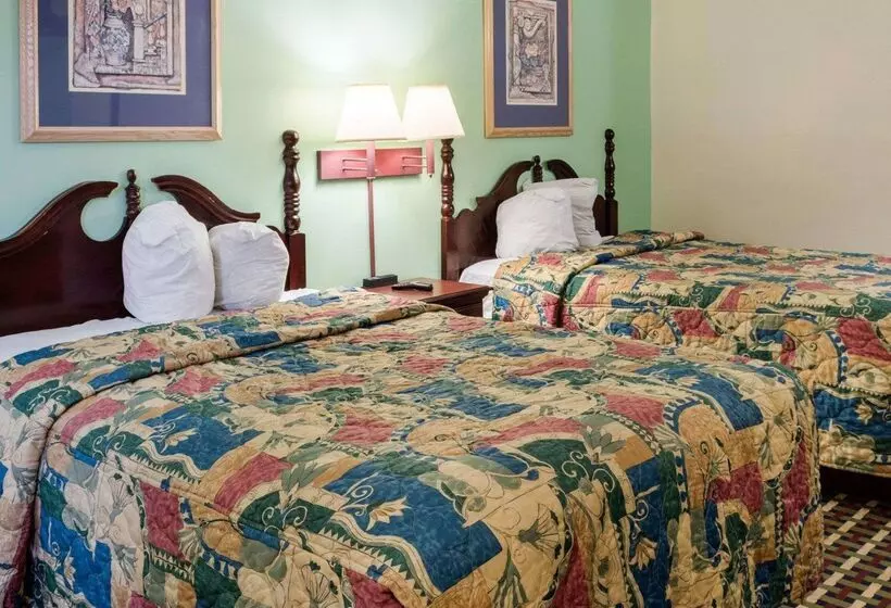 هتل Econo Lodge Near Fort Gregg Adams I 295