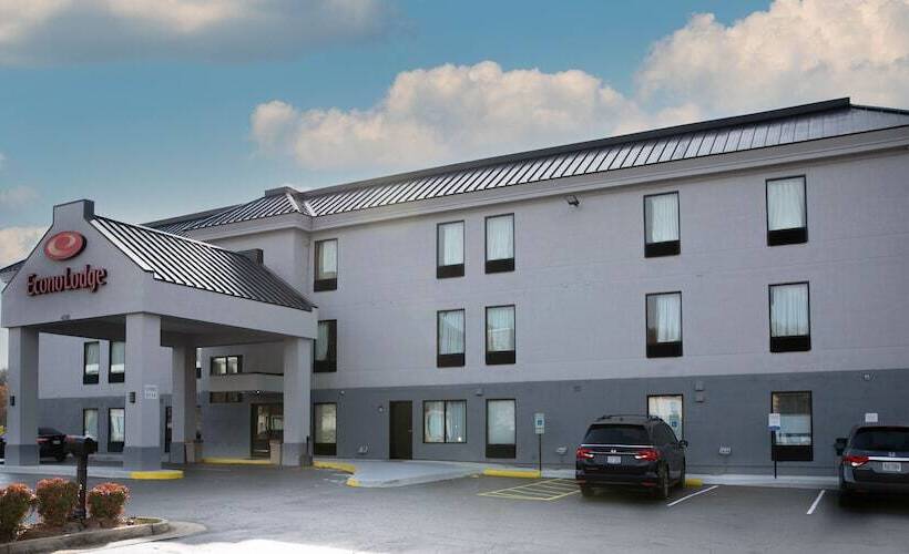 Отель Econo Lodge Near Fort Gregg Adams I 295