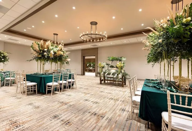 هتل Four Points By Sheraton Caguas Real