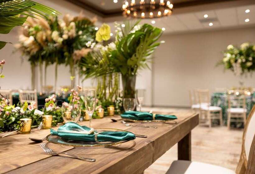 هتل Four Points By Sheraton Caguas Real