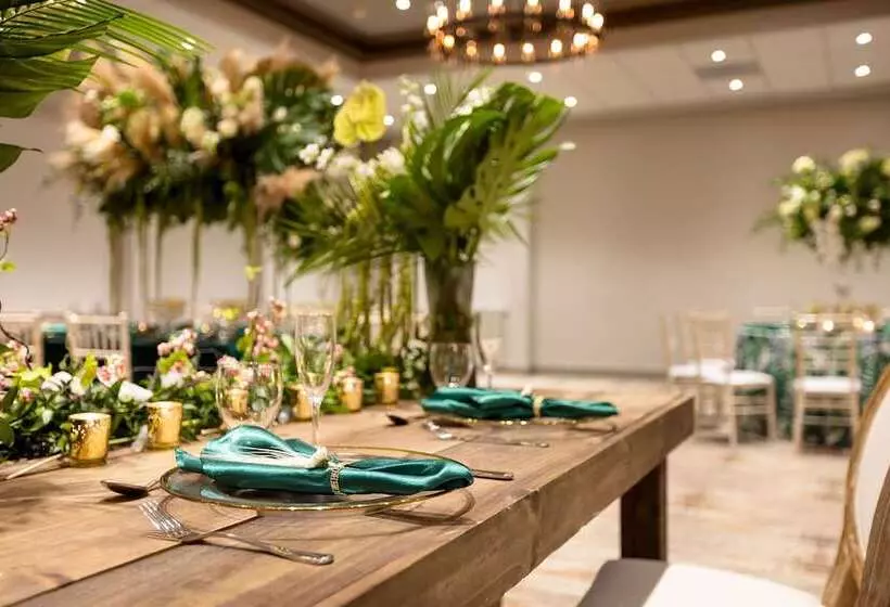 هتل Four Points By Sheraton Caguas Real