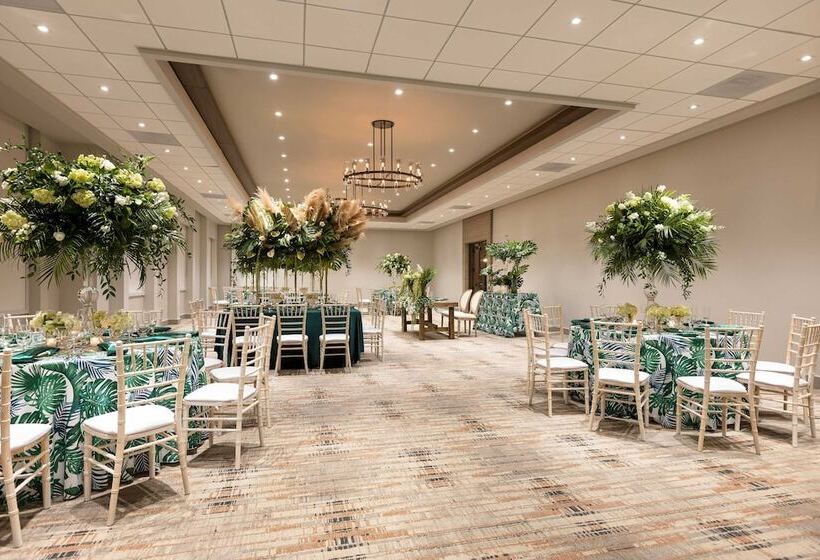 هتل Four Points By Sheraton Caguas Real