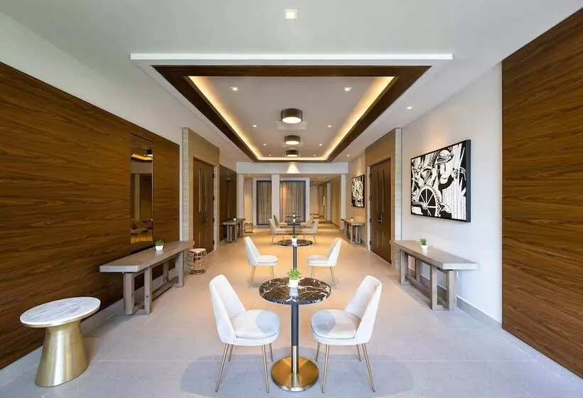 هتل Four Points By Sheraton Caguas Real