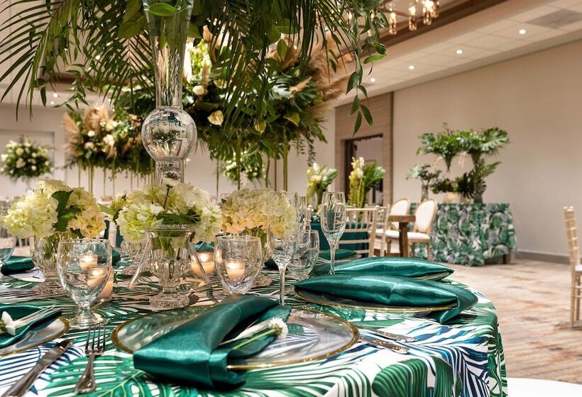 هتل Four Points By Sheraton Caguas Real