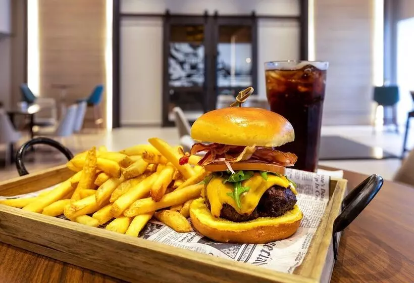 هتل Four Points By Sheraton Caguas Real